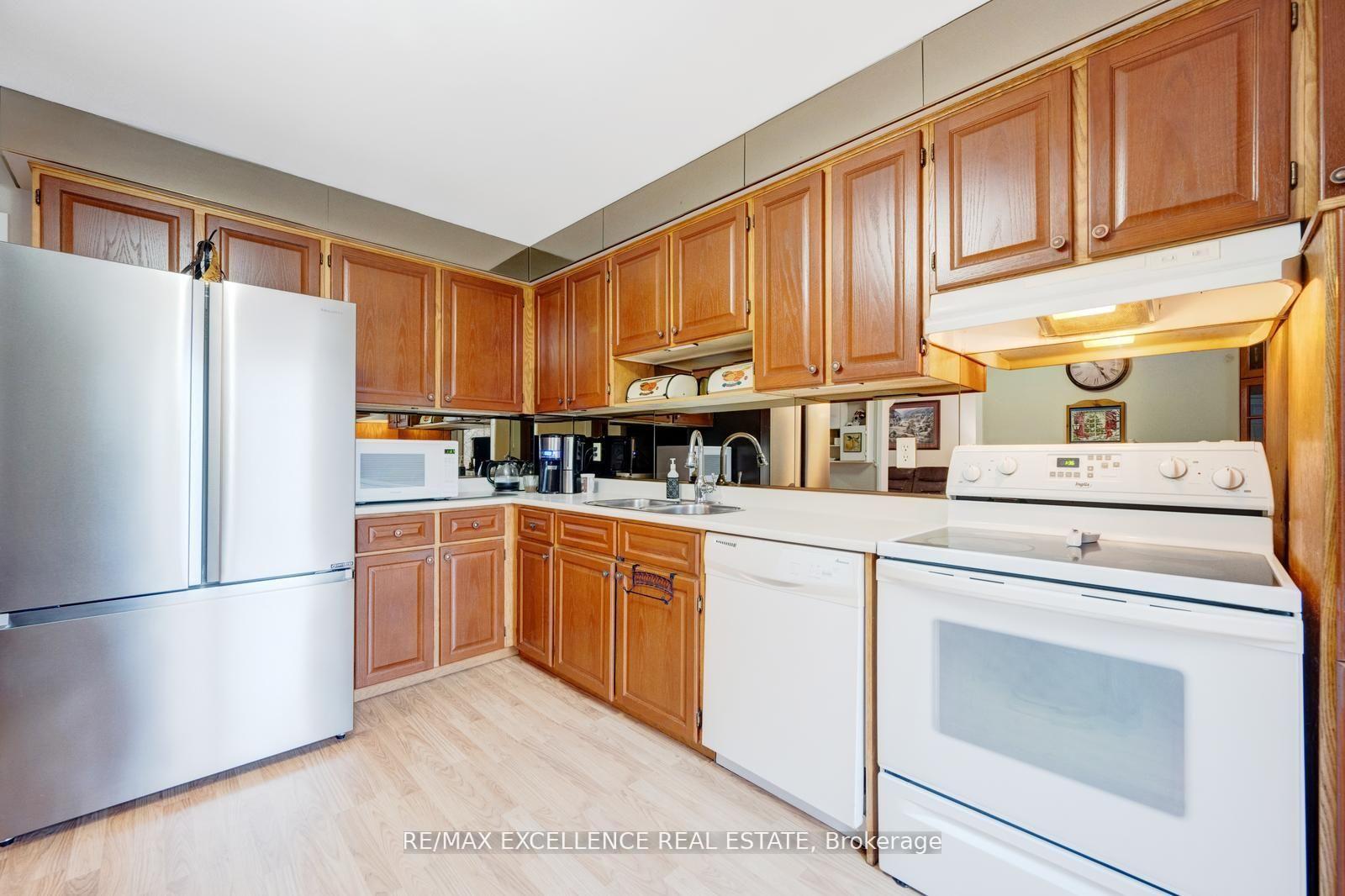 Photo 13 of 4 Brookview Road, Brampton, Brampton West — HOMEH