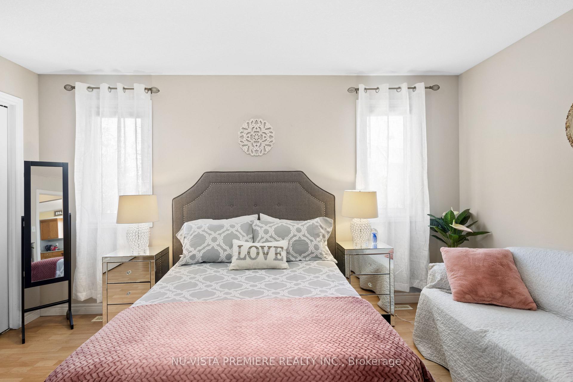 Photo 11 of 8 Linden Lane, St. Thomas — HOMEH