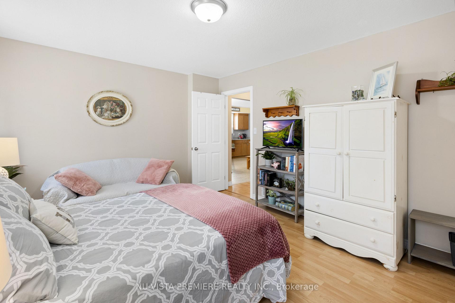 Photo 12 of 8 Linden Lane, St. Thomas — HOMEH