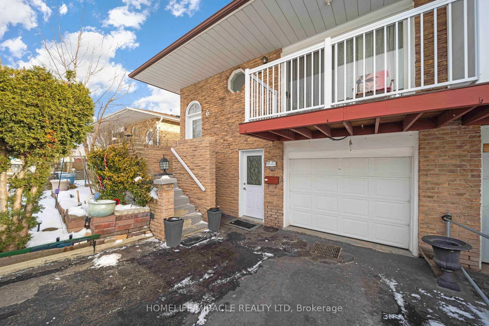 Photo 2 of 6 Fallway Road, Brampton, Madoc — HOMEH