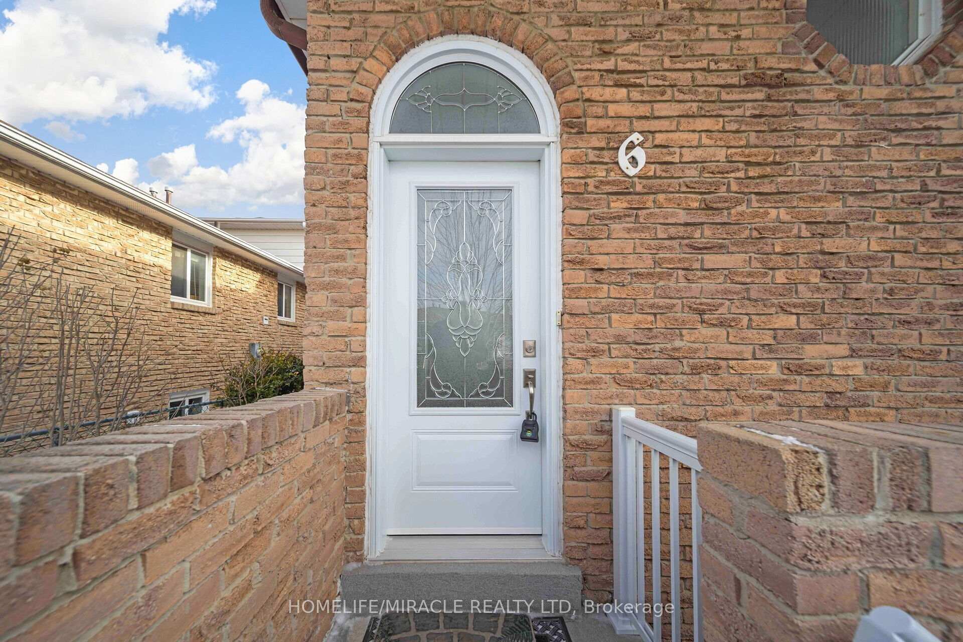 Photo 3 of 6 Fallway Road, Brampton, Madoc — HOMEH