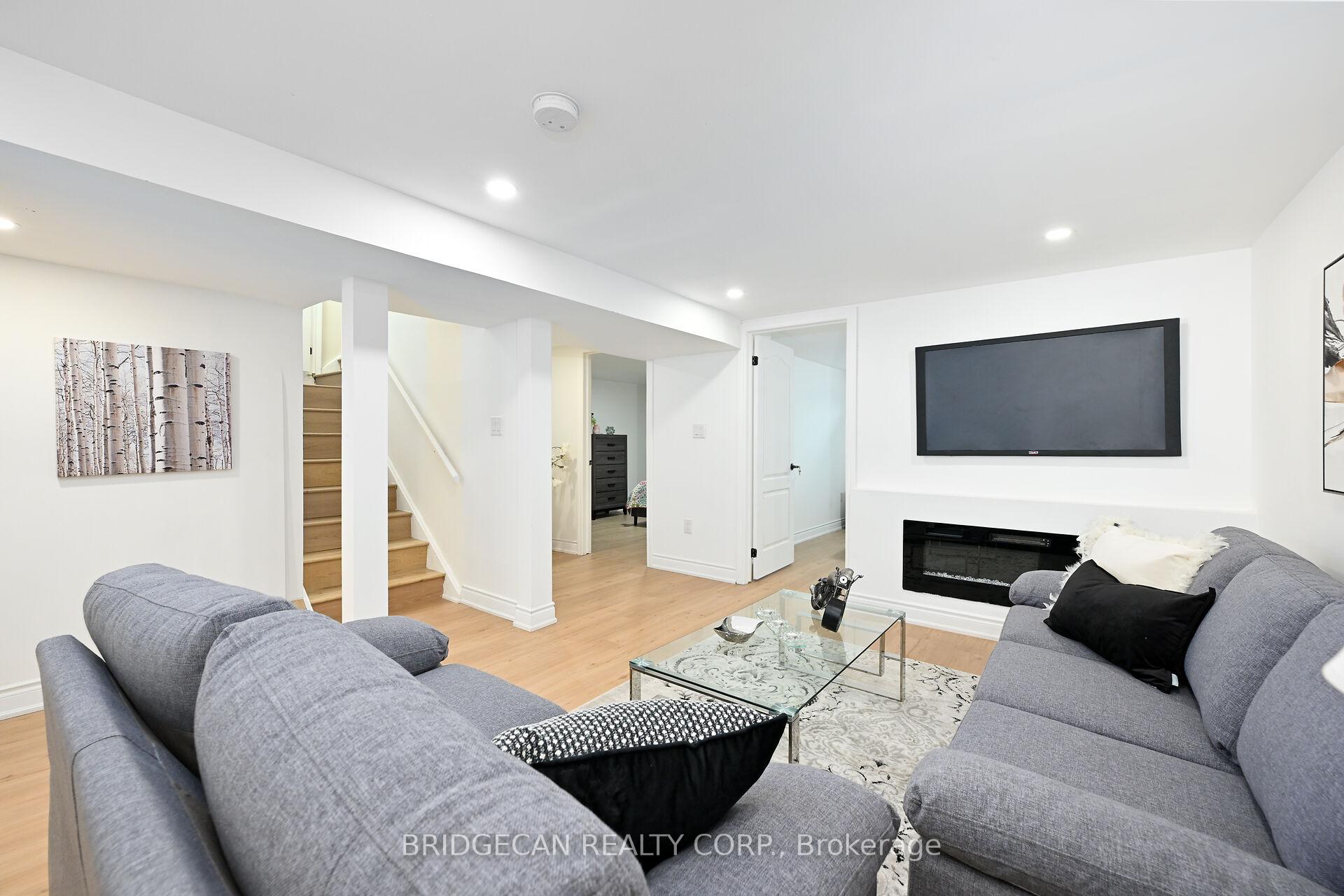 Photo 28 of 38 Dubarry Boulevard, Hamilton, Berrisfield — HOMEH