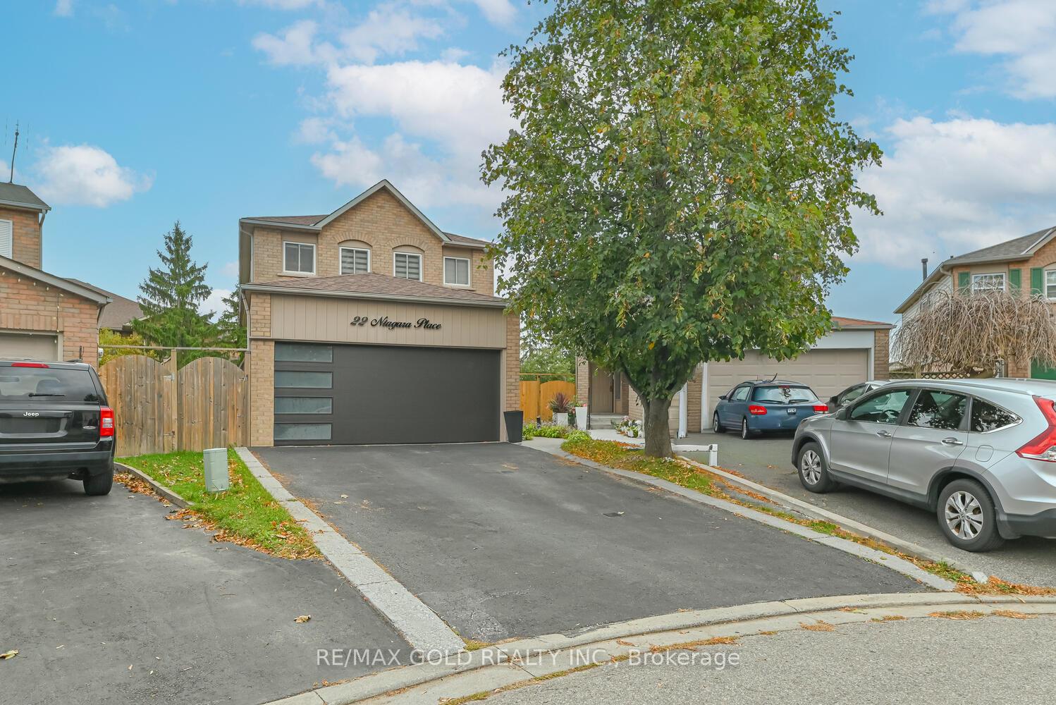 Photo 1 of 22 Niagara Place, Brampton, Westgate — HOMEH