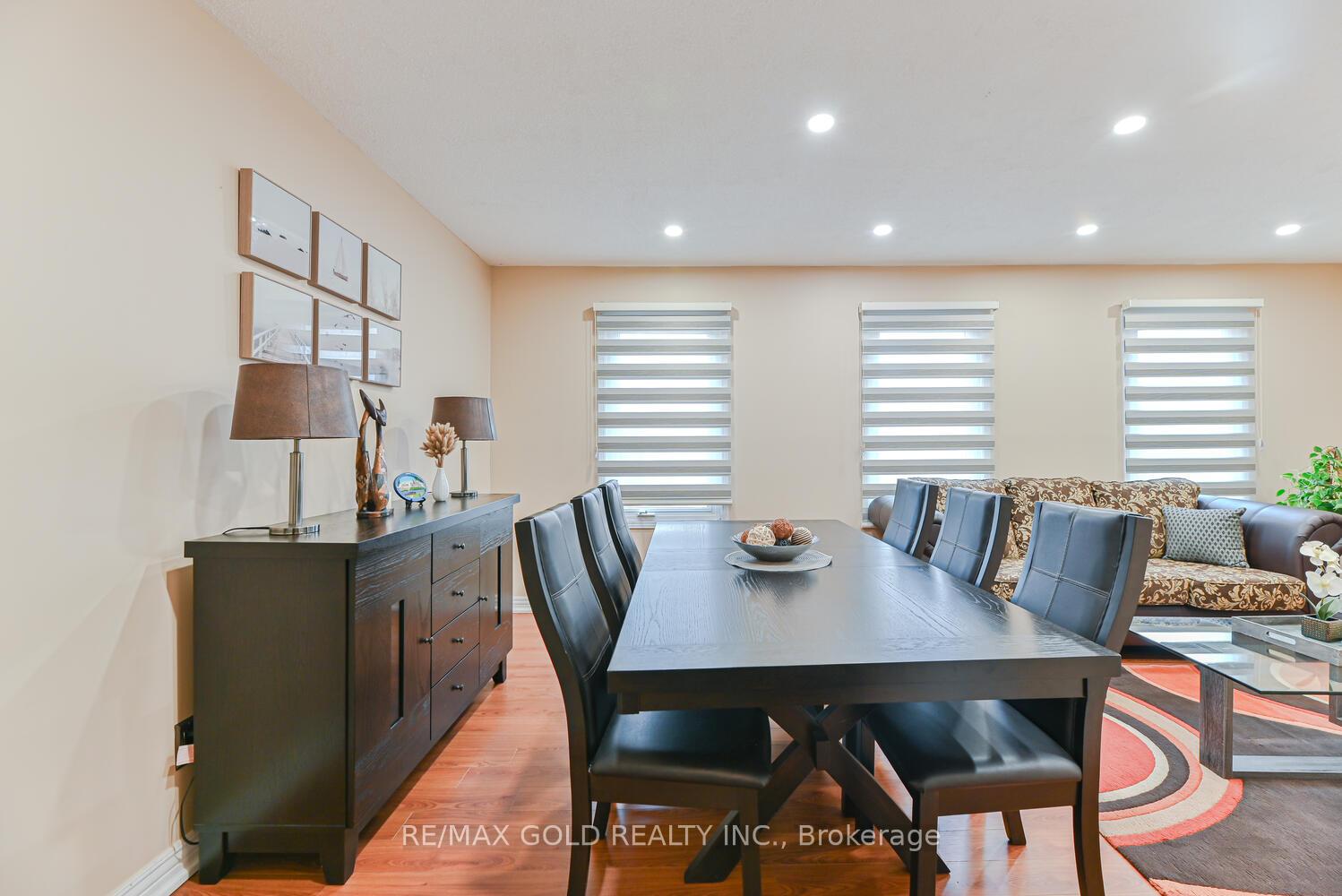 Photo 9 of 22 Niagara Place, Brampton, Westgate — HOMEH