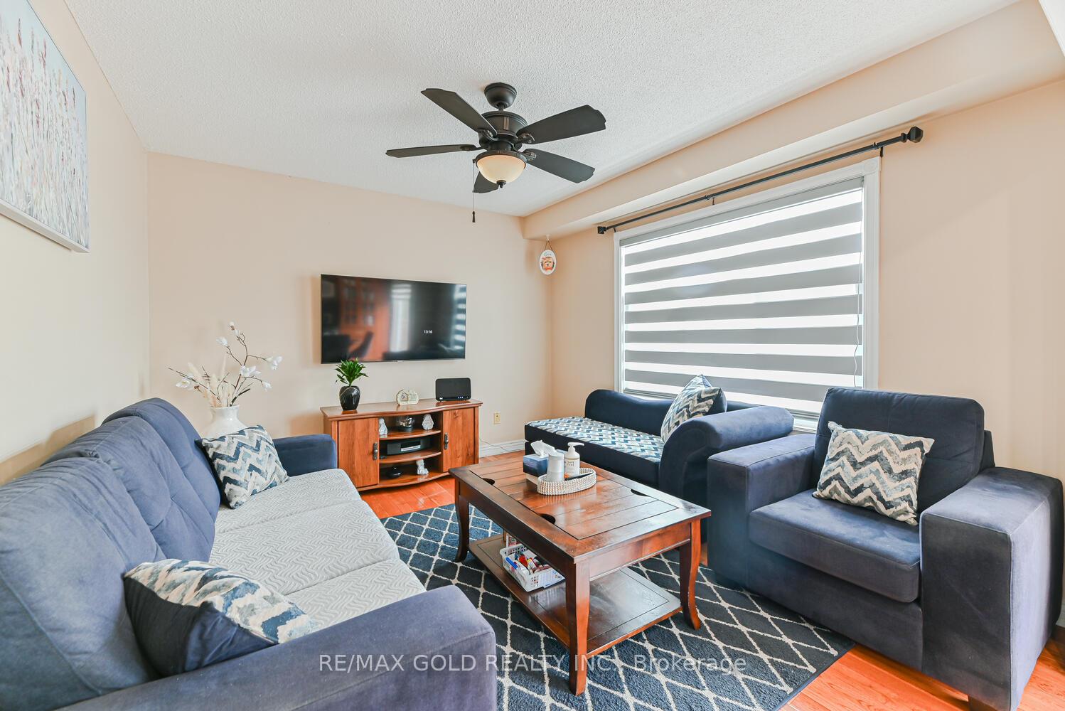 Photo 16 of 22 Niagara Place, Brampton, Westgate — HOMEH