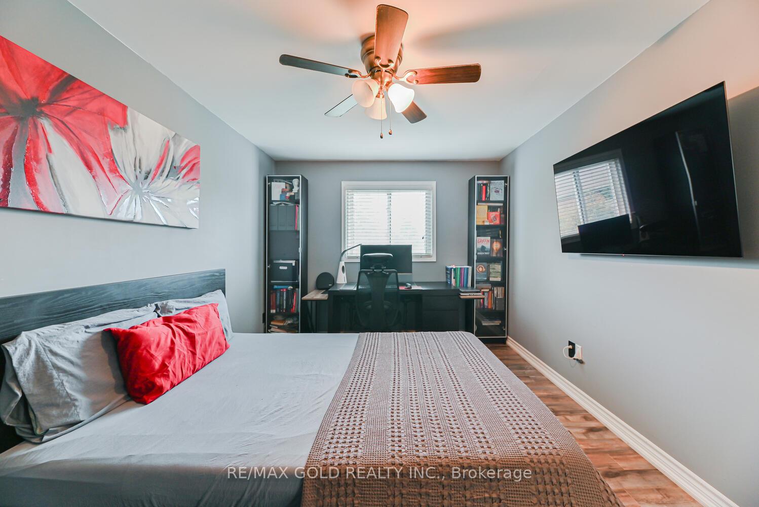 Photo 23 of 22 Niagara Place, Brampton, Westgate — HOMEH