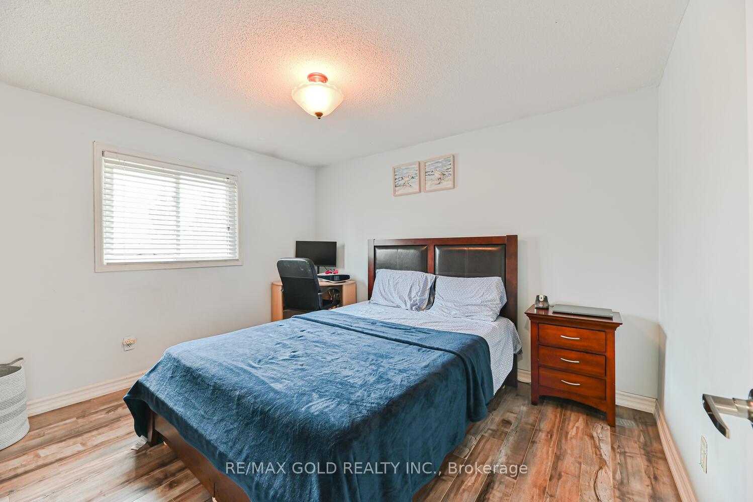 Photo 20 of 22 Niagara Place, Brampton, Westgate — HOMEH