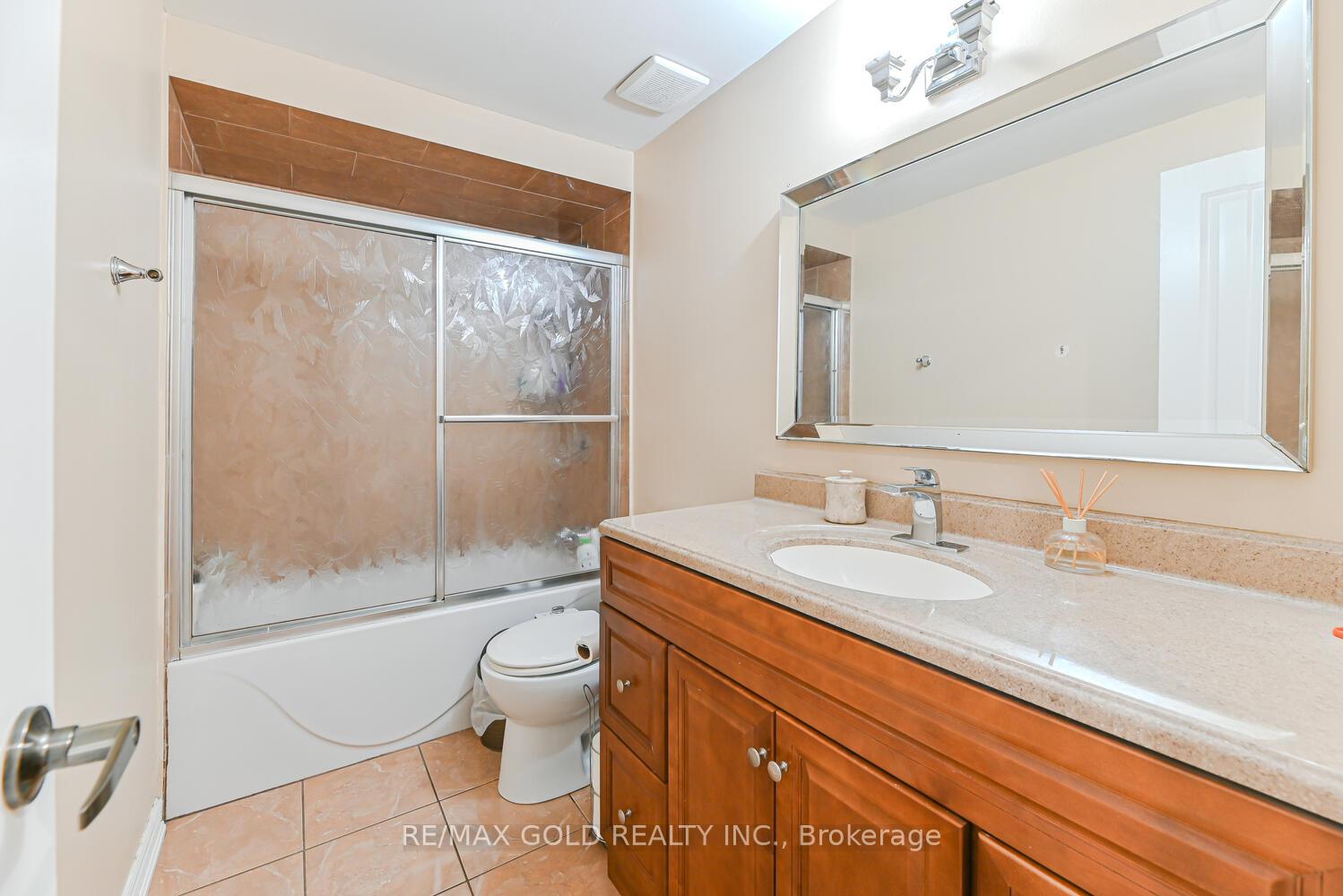 Photo 22 of 22 Niagara Place, Brampton, Westgate — HOMEH