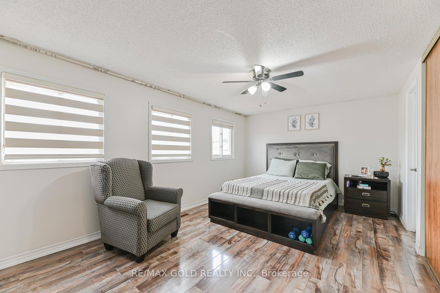 Photo 25 of 22 Niagara Place, Brampton, Westgate — HOMEH