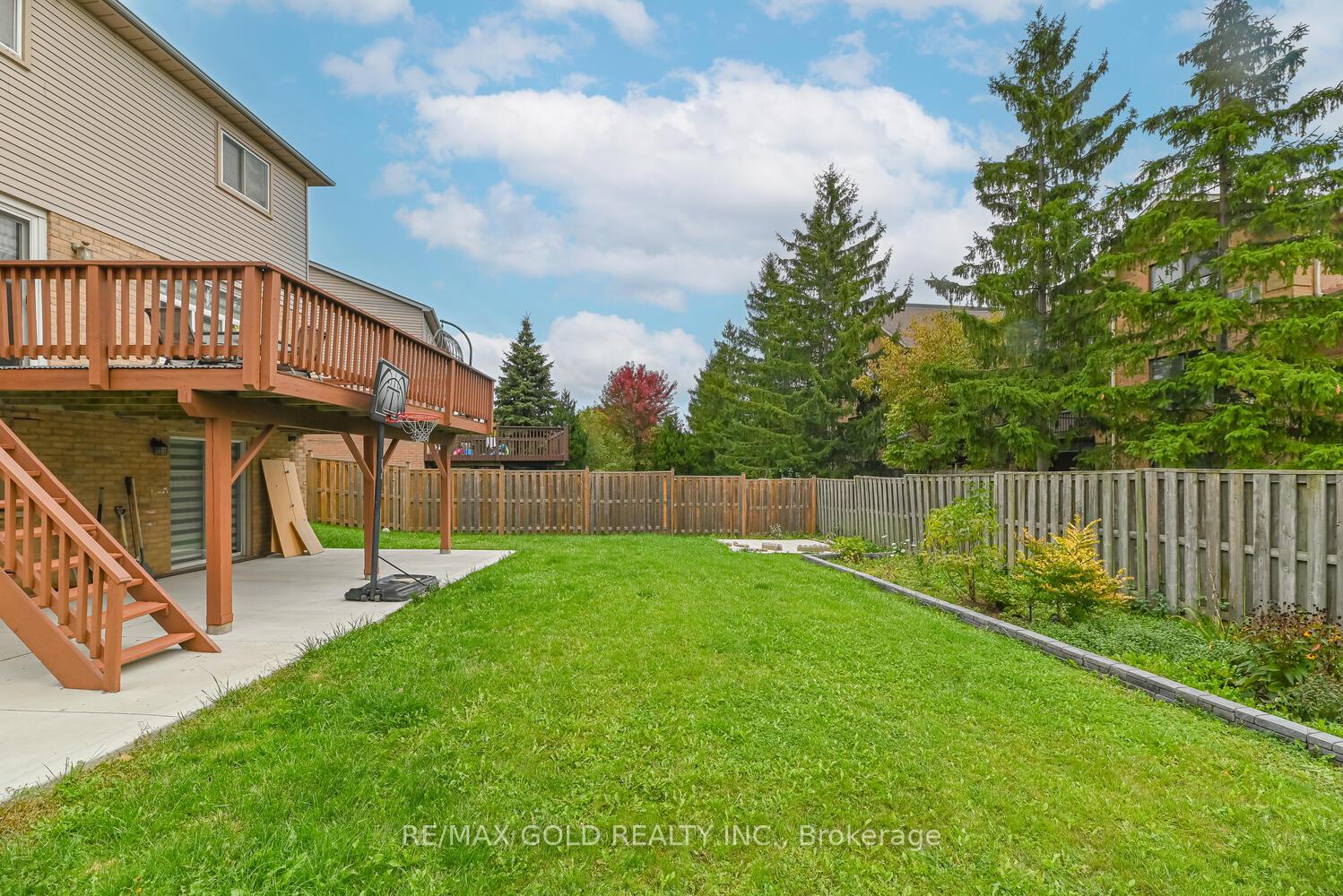 Photo 39 of 22 Niagara Place, Brampton, Westgate — HOMEH