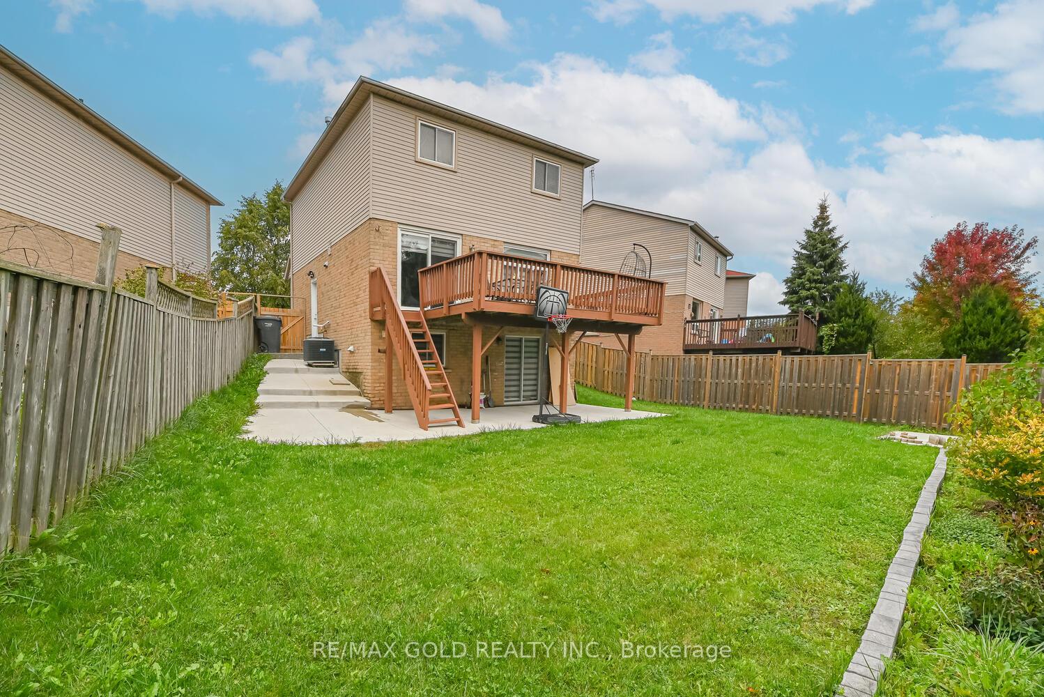 Photo 40 of 22 Niagara Place, Brampton, Westgate — HOMEH