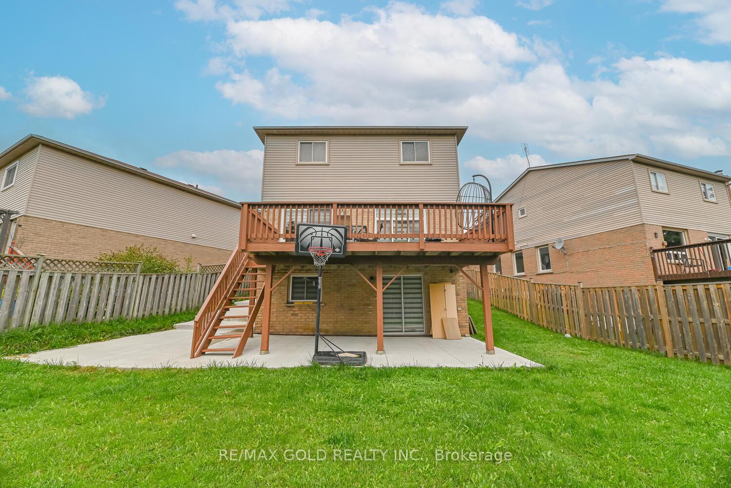 Photo 43 of 22 Niagara Place, Brampton, Westgate — HOMEH