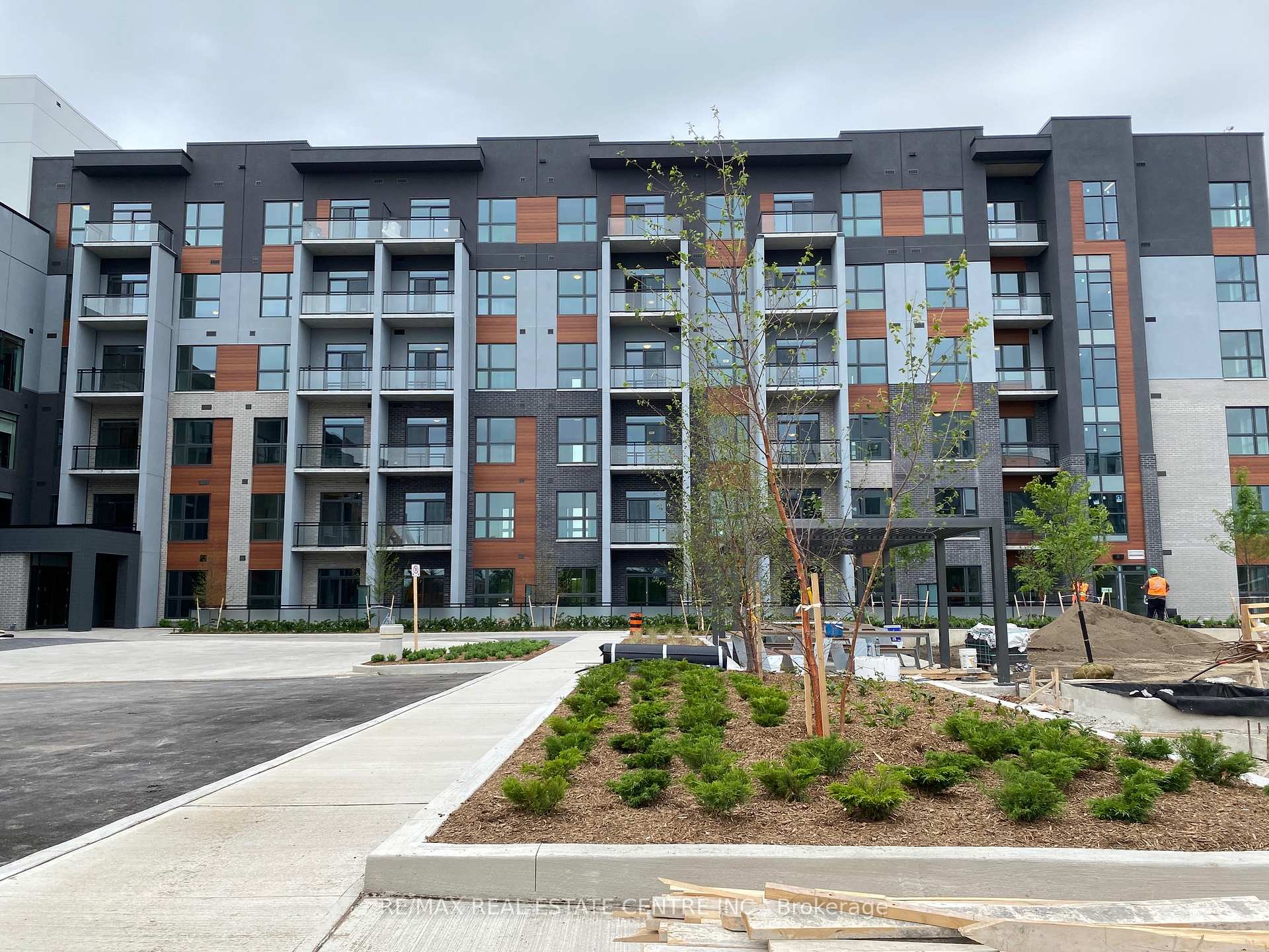 Front of Unit 228, 95 Dundas Street W