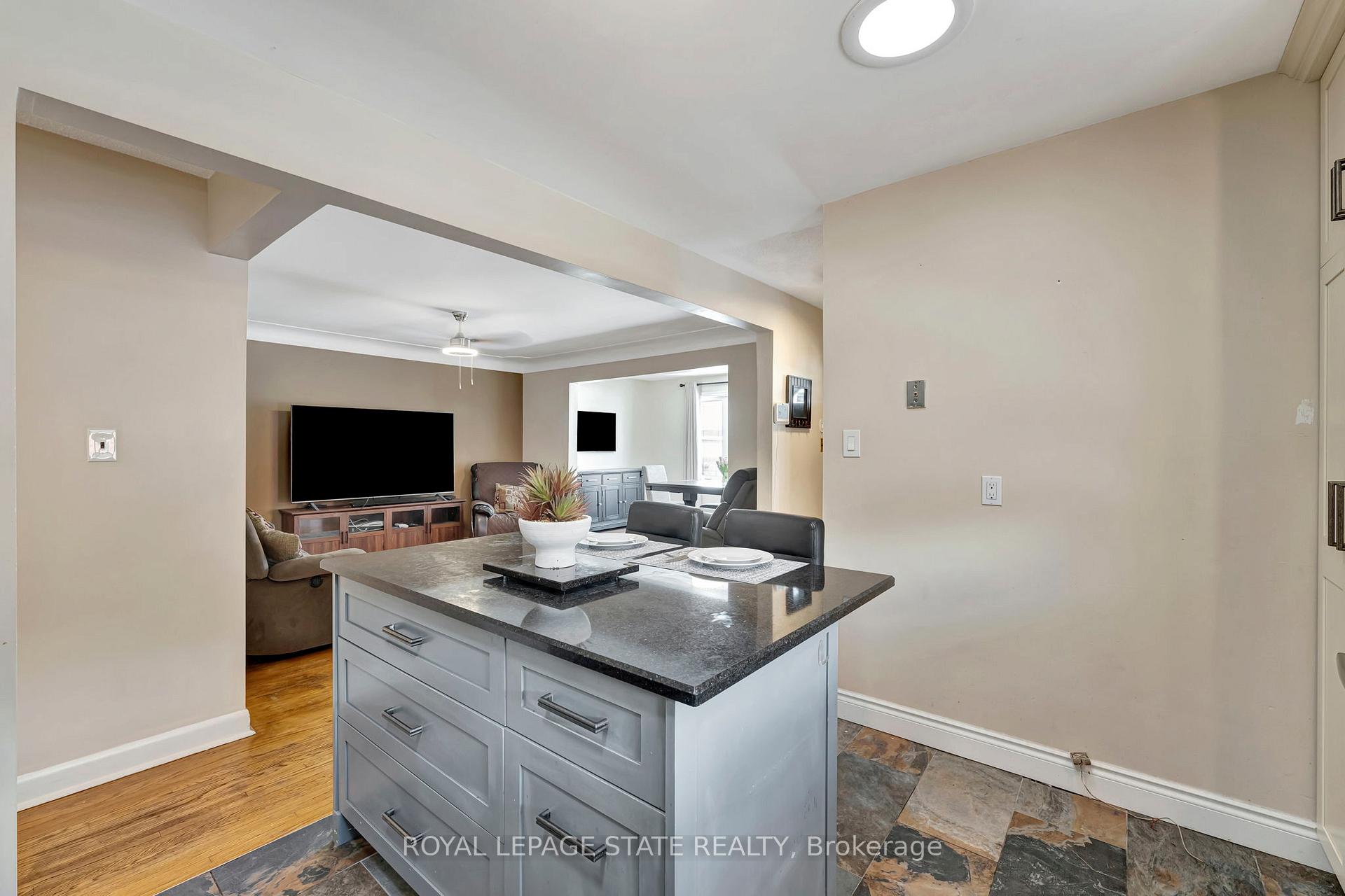 Photo 8 of 119 David Avenue, Hamilton, Hill Park — HOMEH