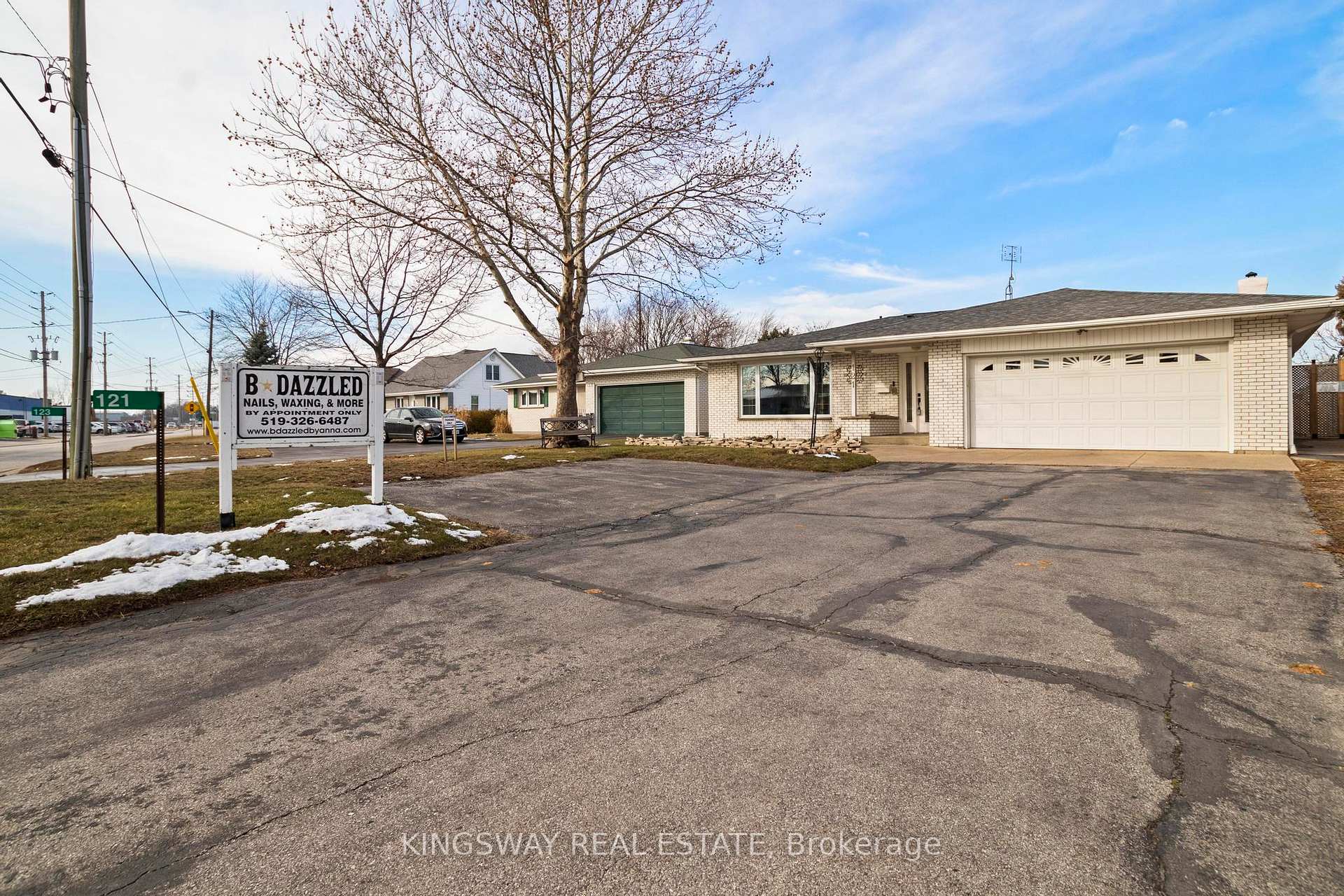 Photo 4 of 121 Oak Street W, Leamington — HOMEH