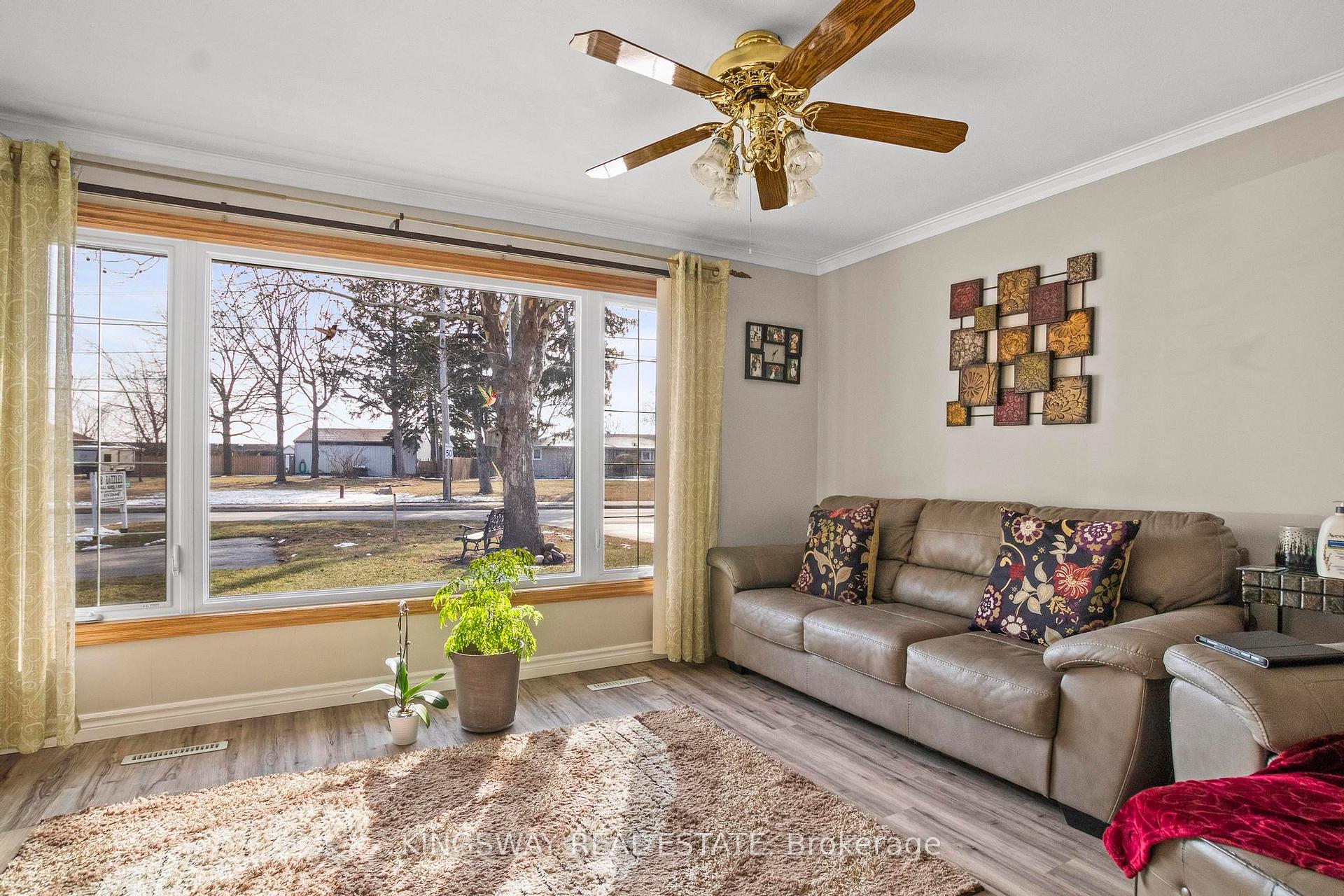Photo 7 of 121 Oak Street W, Leamington — HOMEH