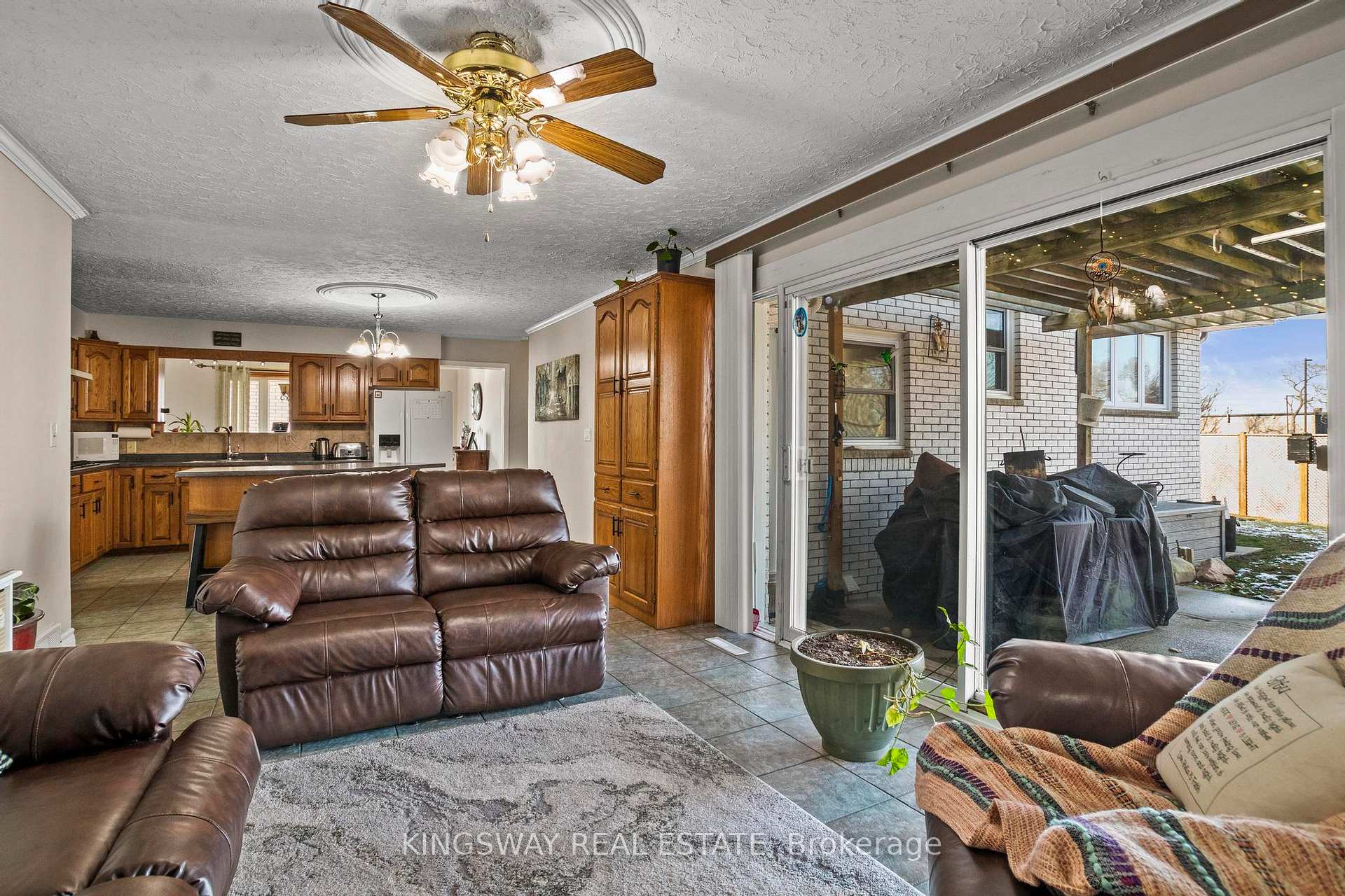 Photo 18 of 121 Oak Street W, Leamington — HOMEH