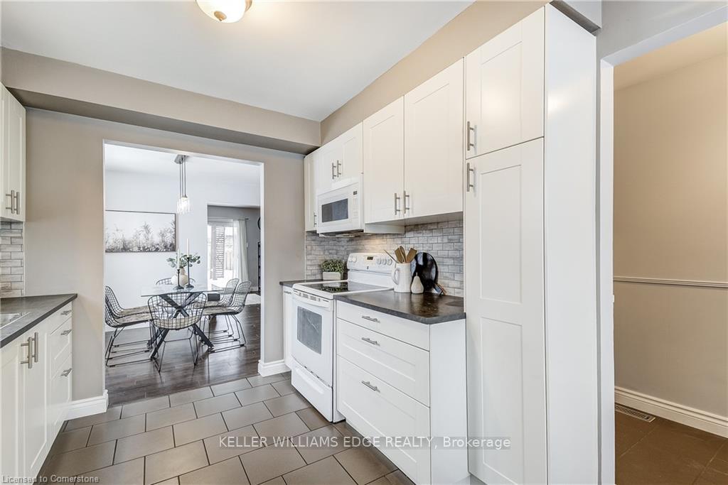 Photo 7 of 134 Charing Drive, Hamilton, Rushdale — HOMEH