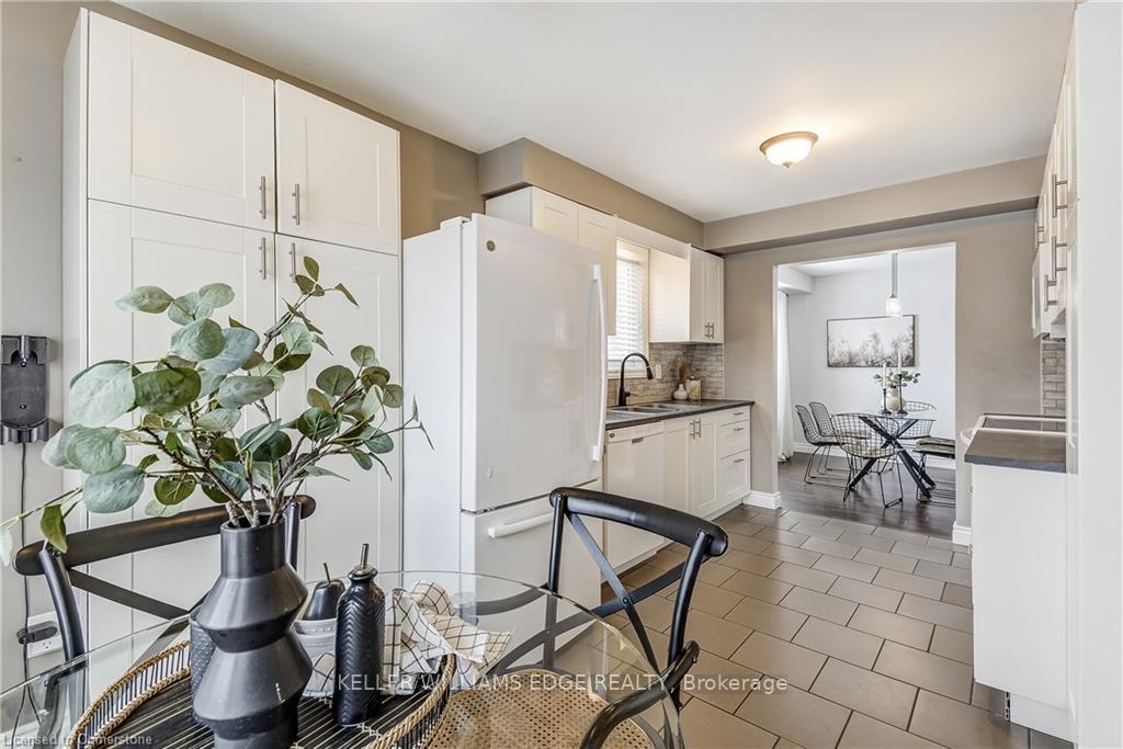 Photo 8 of 134 Charing Drive, Hamilton, Rushdale — HOMEH