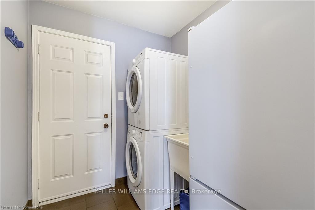 Photo 14 of 134 Charing Drive, Hamilton, Rushdale — HOMEH