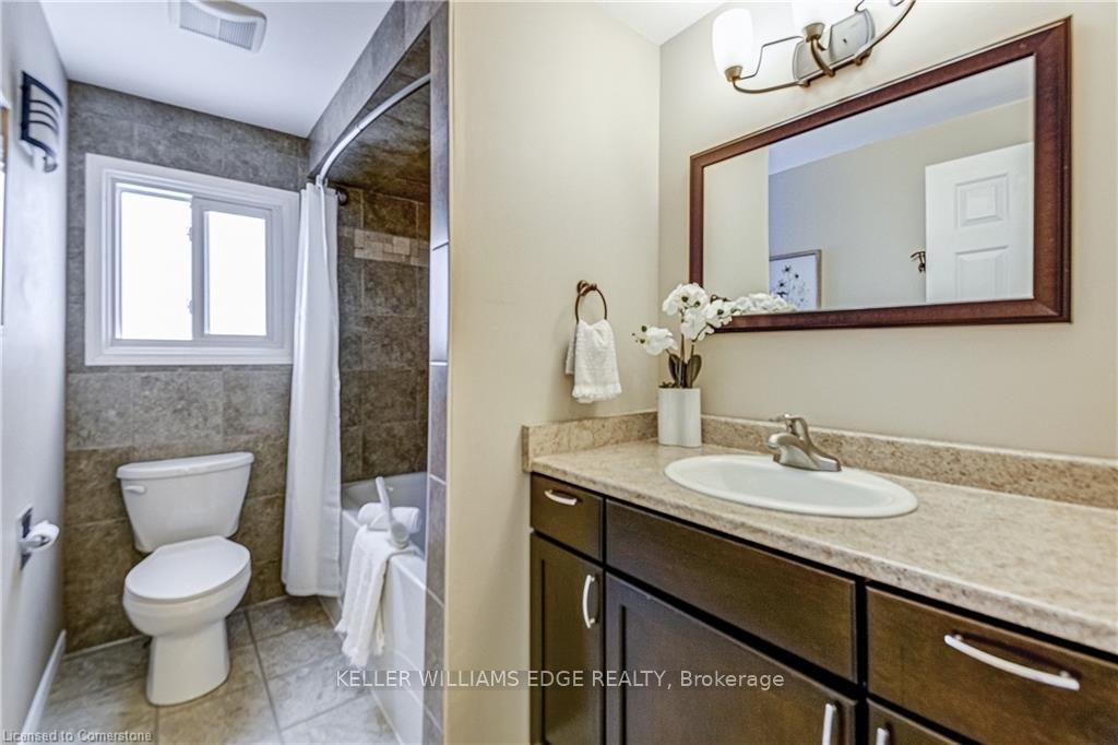 Photo 17 of 134 Charing Drive, Hamilton, Rushdale — HOMEH