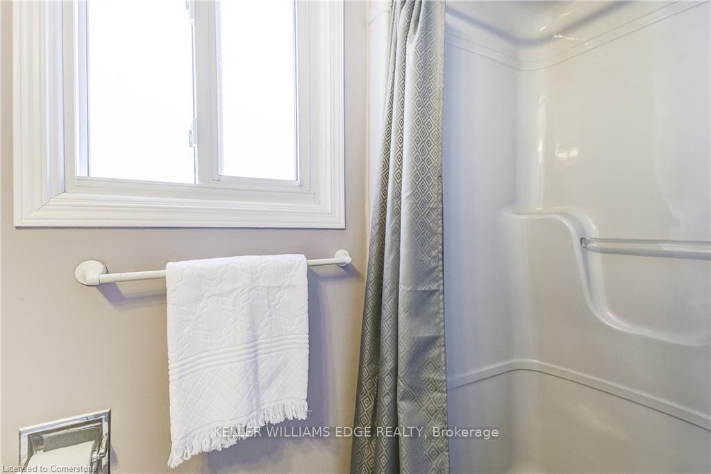 Photo 23 of 134 Charing Drive, Hamilton, Rushdale — HOMEH