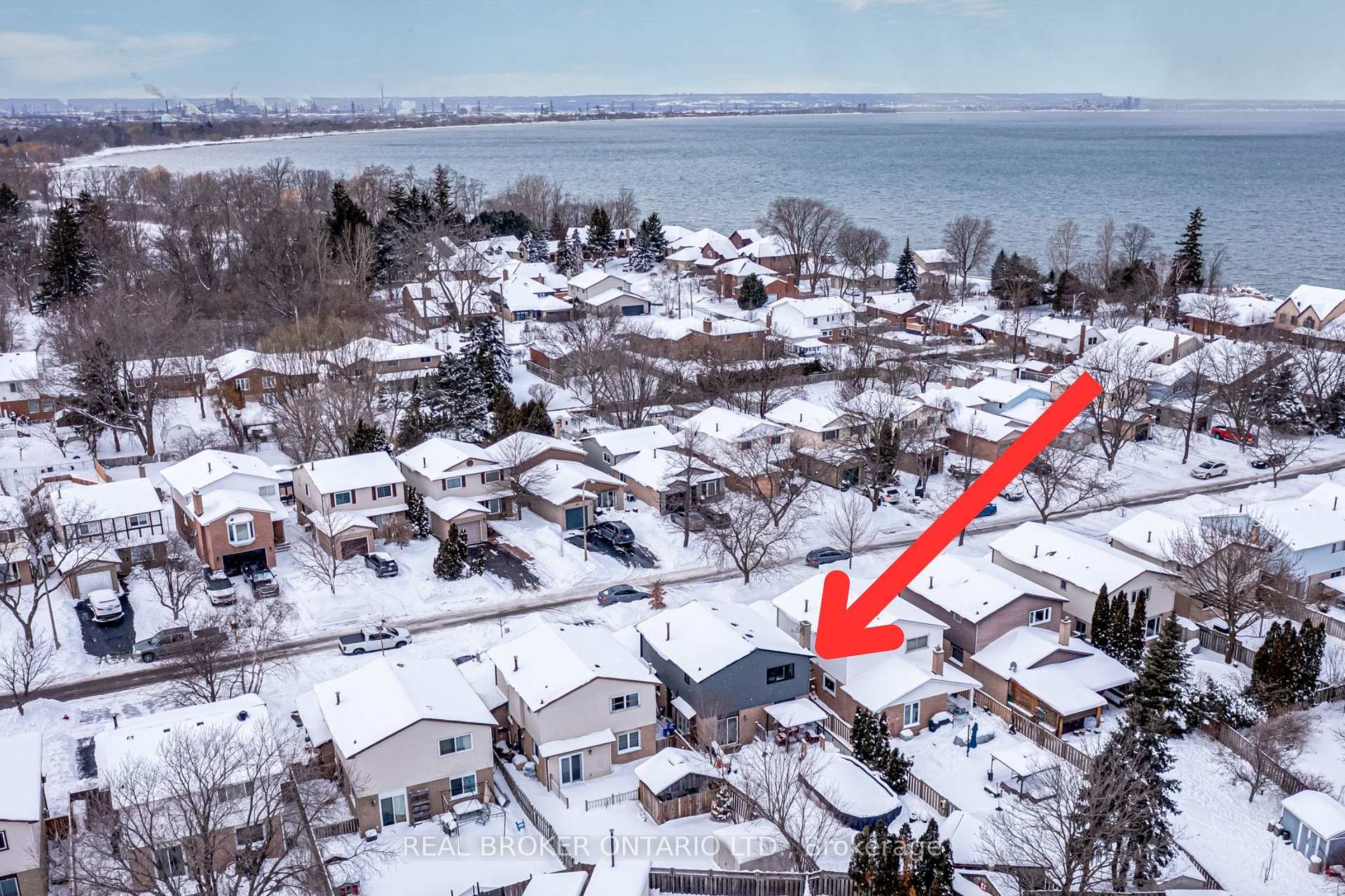 Photo 3 of 24 Drakes Drive, Hamilton, Lakeshore — HOMEH