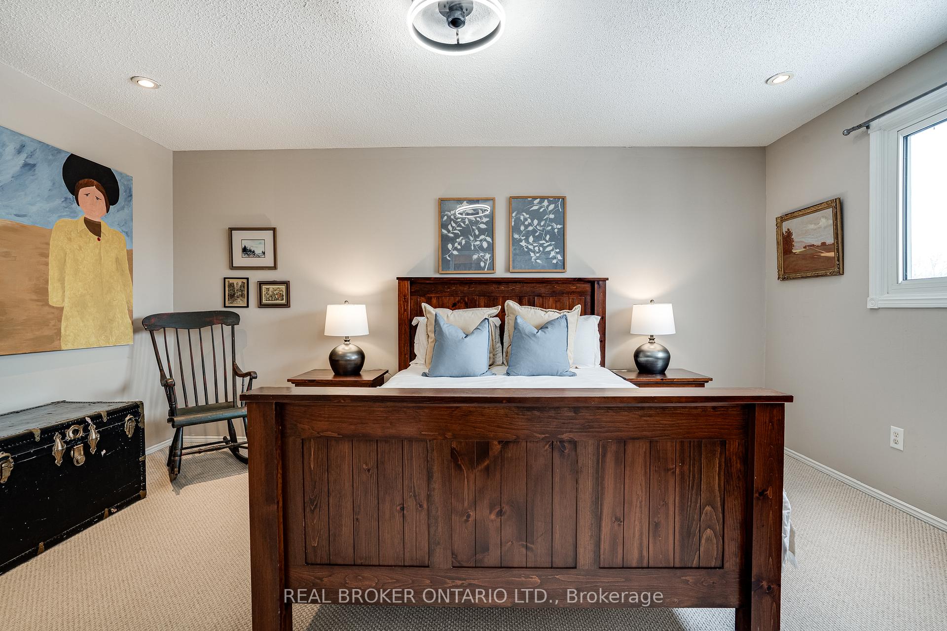 Photo 18 of 24 Drakes Drive, Hamilton, Lakeshore — HOMEH