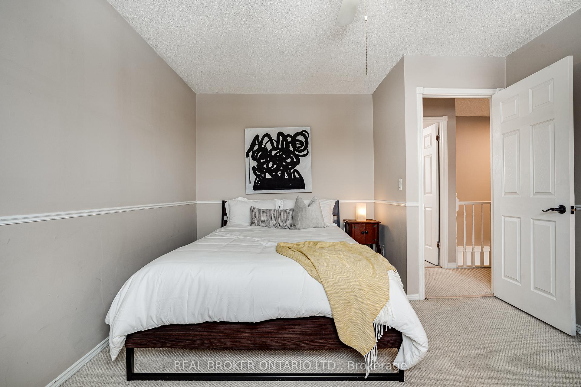 Photo 22 of 24 Drakes Drive, Hamilton, Lakeshore — HOMEH