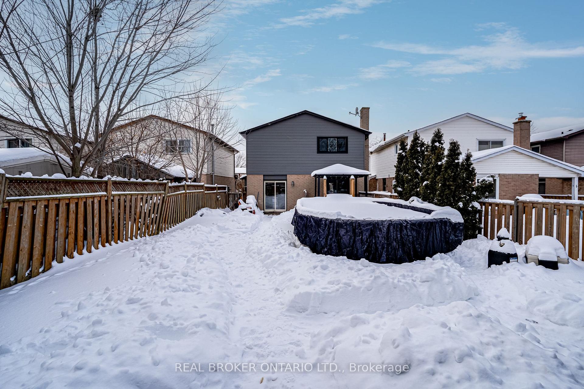 Photo 28 of 24 Drakes Drive, Hamilton, Lakeshore — HOMEH