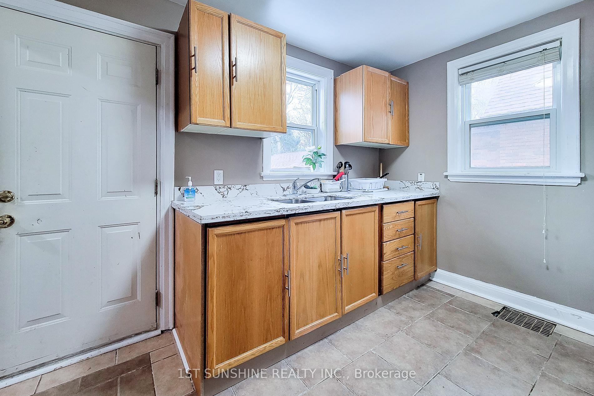 Photo 3 of 36 Mapes Avenue, Hamilton, Ainslie Wood — HOMEH