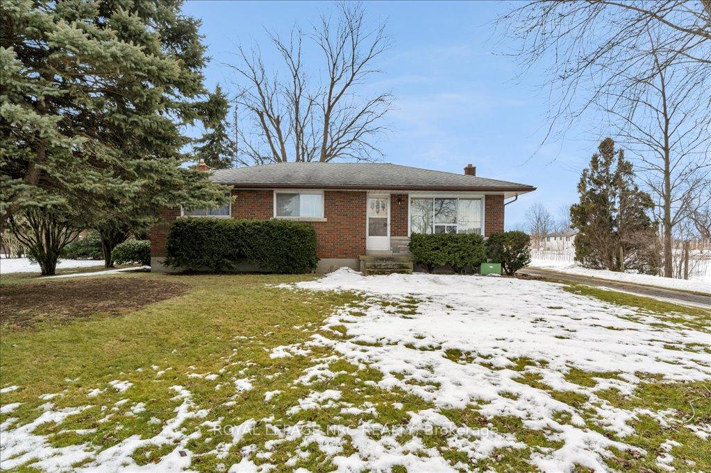 Photo 2 of 1740 Third Avenue, St. Catharines, Rural Fourth — HOMEH