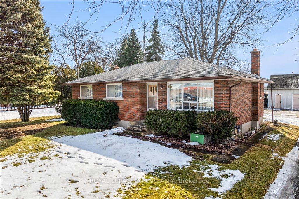 Photo 4 of 1740 Third Avenue, St. Catharines, Rural Fourth — HOMEH