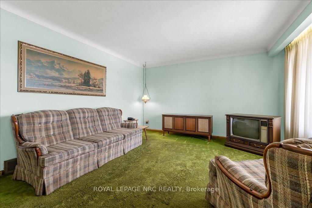 Photo 6 of 1740 Third Avenue, St. Catharines, Rural Fourth — HOMEH