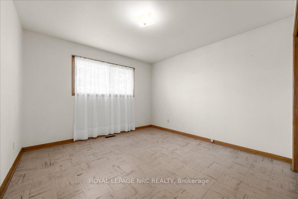Photo 11 of 1740 Third Avenue, St. Catharines, Rural Fourth — HOMEH
