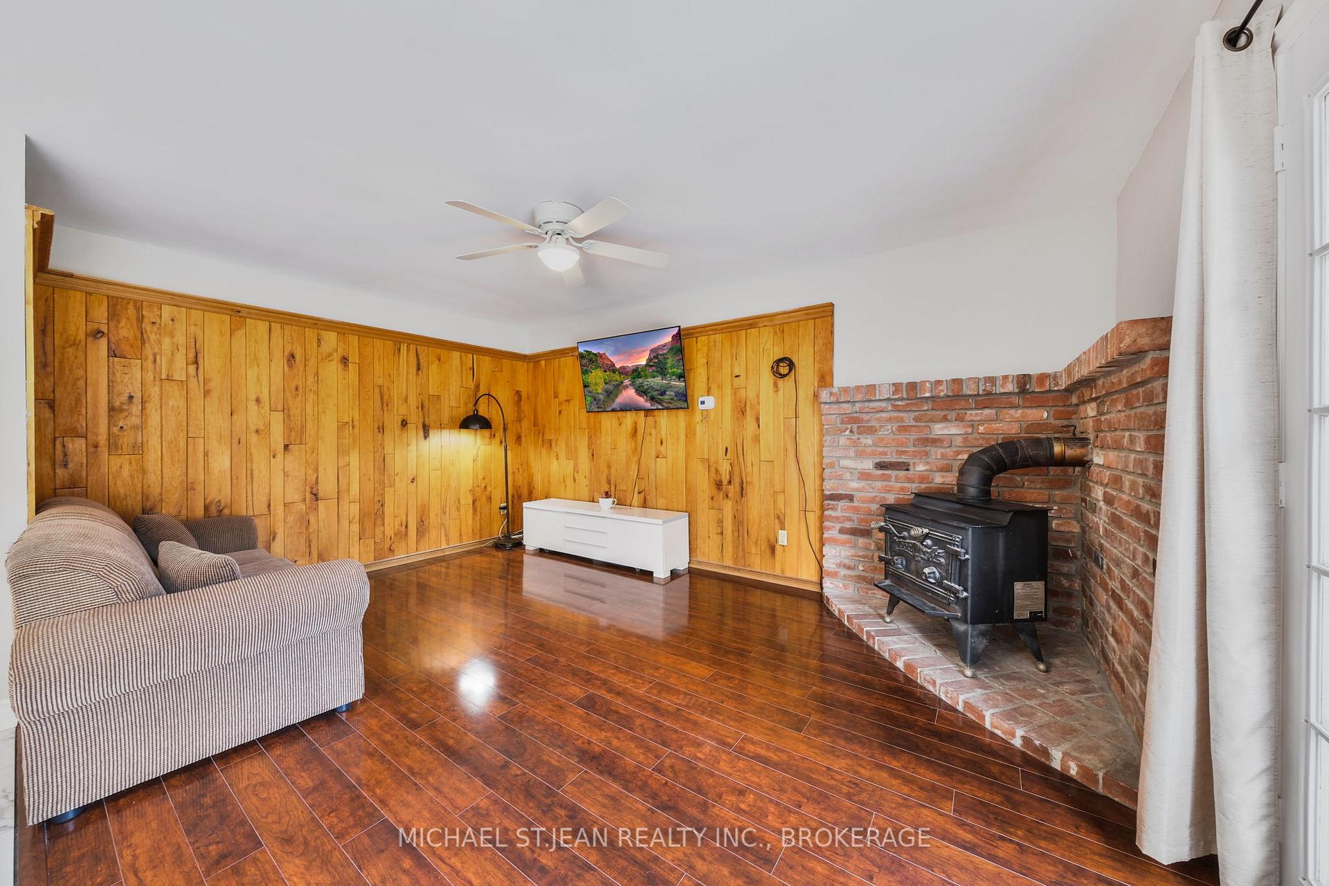 Photo 6 of 245 Stadacona Avenue, Hamilton, Ancaster — HOMEH