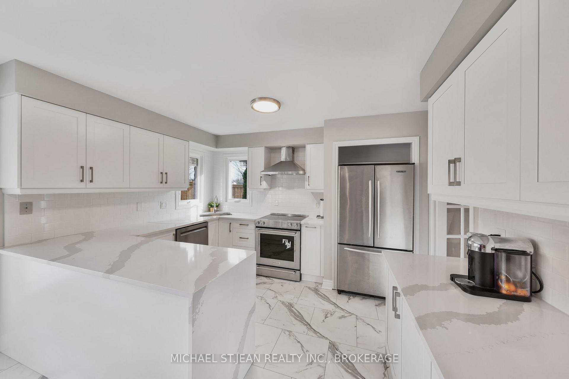 Photo 10 of 245 Stadacona Avenue, Hamilton, Ancaster — HOMEH