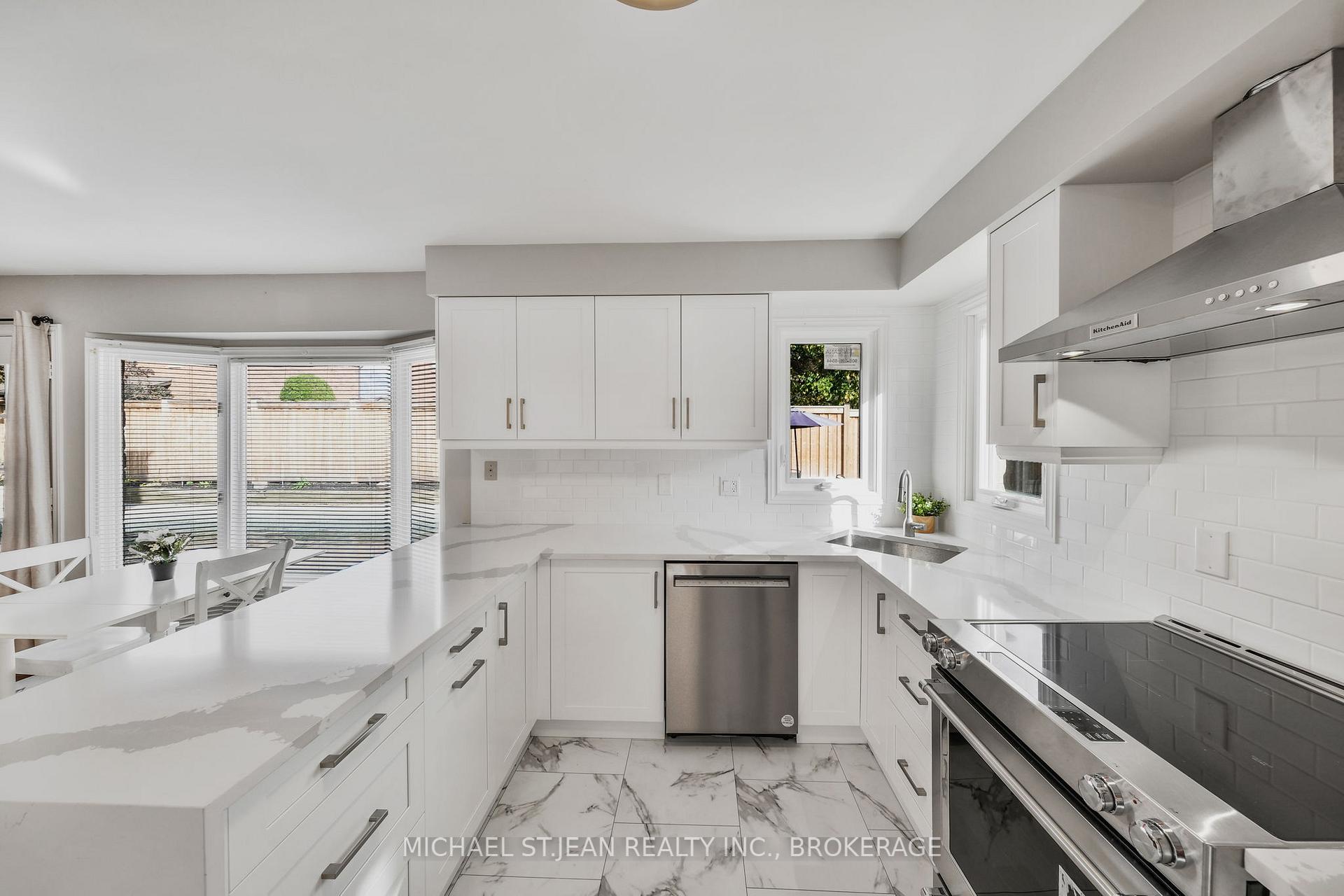 Photo 12 of 245 Stadacona Avenue, Hamilton, Ancaster — HOMEH