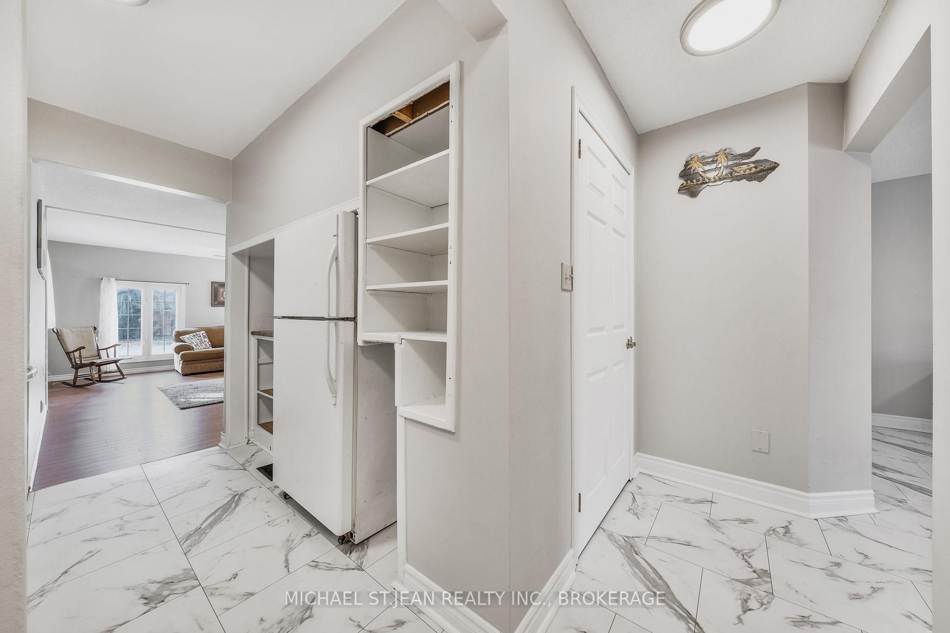 Photo 13 of 245 Stadacona Avenue, Hamilton, Ancaster — HOMEH