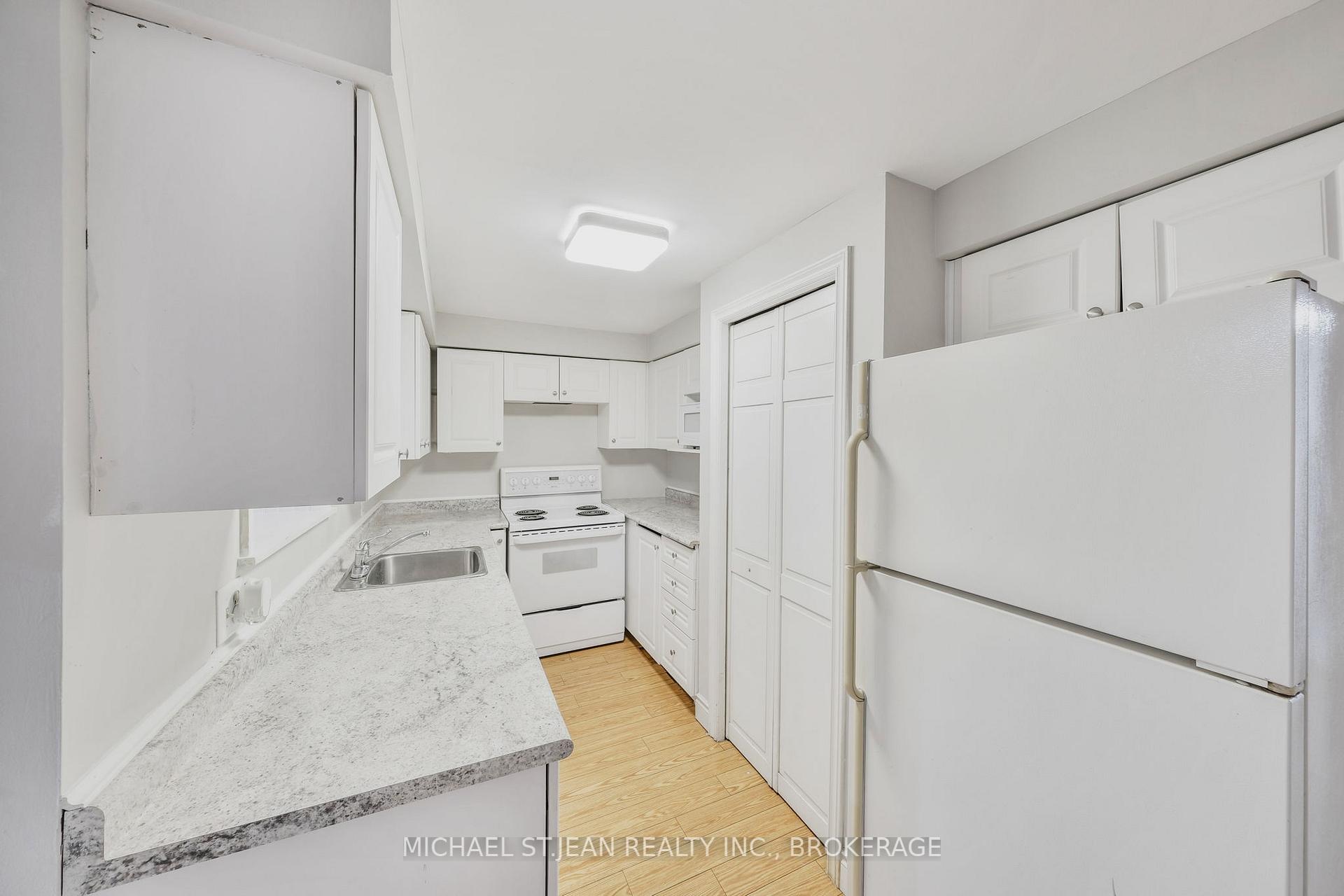 Photo 14 of 245 Stadacona Avenue, Hamilton, Ancaster — HOMEH