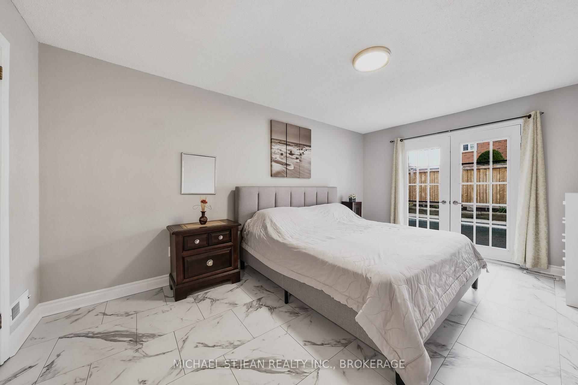 Photo 18 of 245 Stadacona Avenue, Hamilton, Ancaster — HOMEH