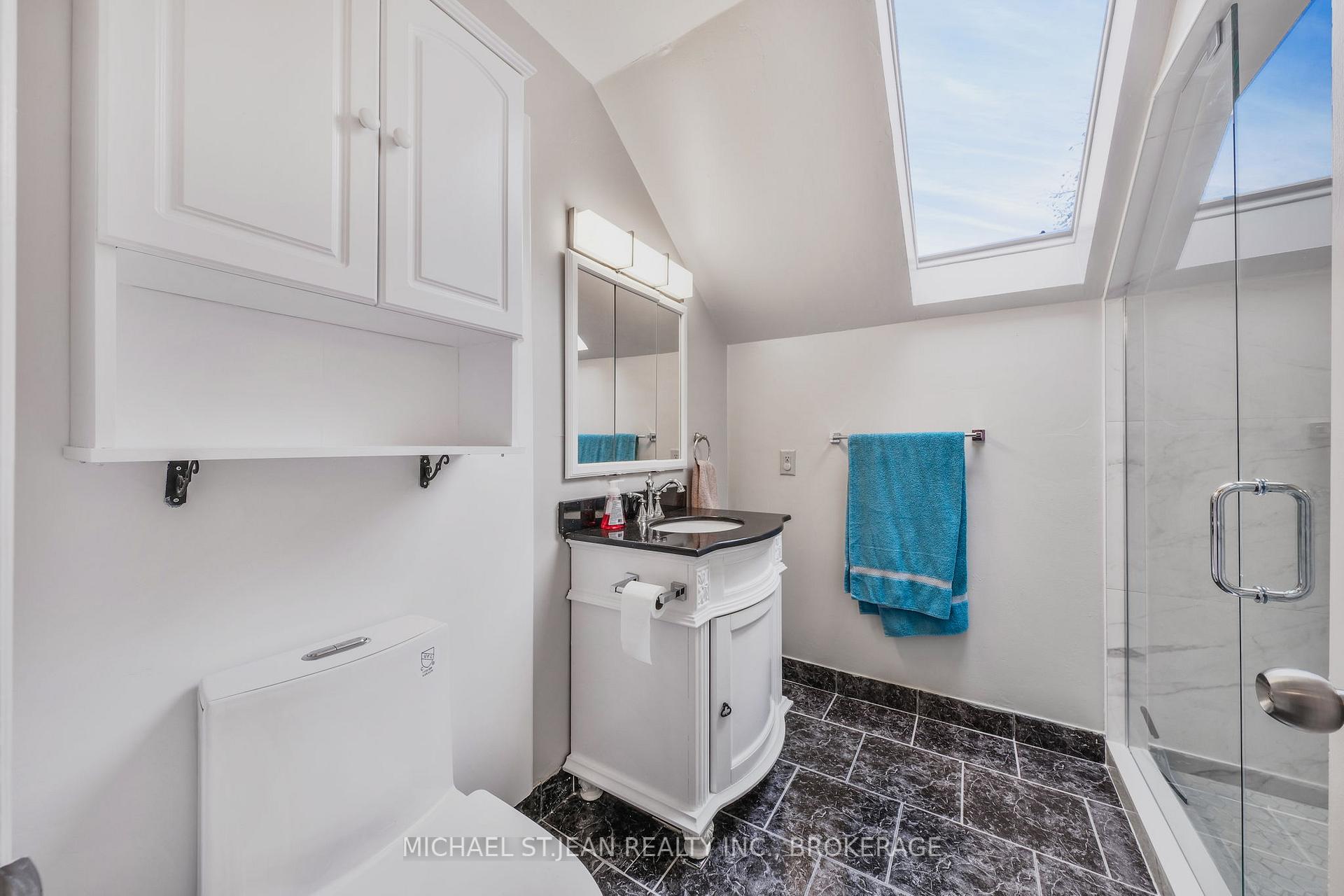 Photo 25 of 245 Stadacona Avenue, Hamilton, Ancaster — HOMEH