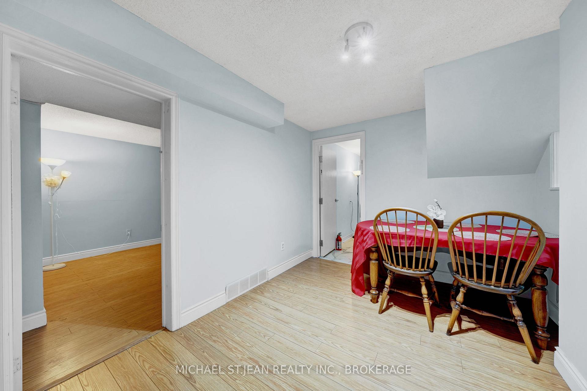 Photo 31 of 245 Stadacona Avenue, Hamilton, Ancaster — HOMEH