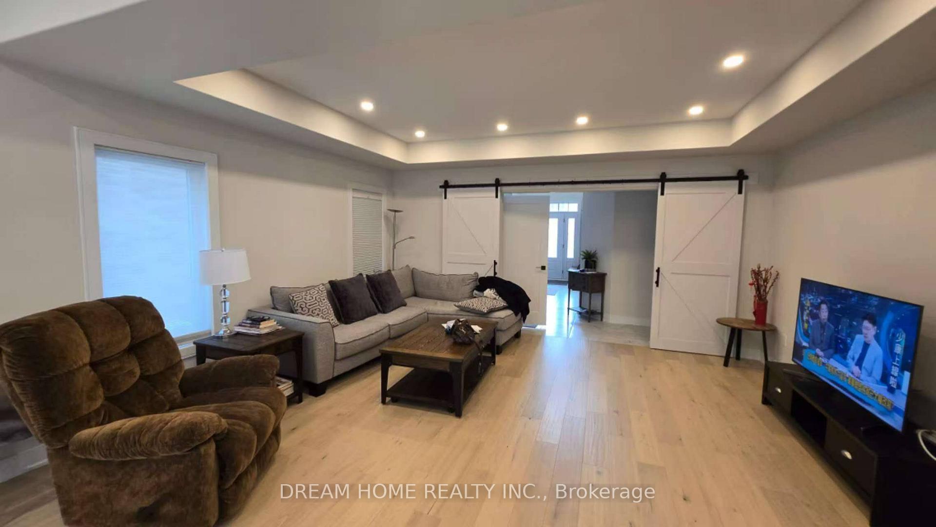 Photo 3 of 112 Plewes Drive, Collingwood — HOMEH