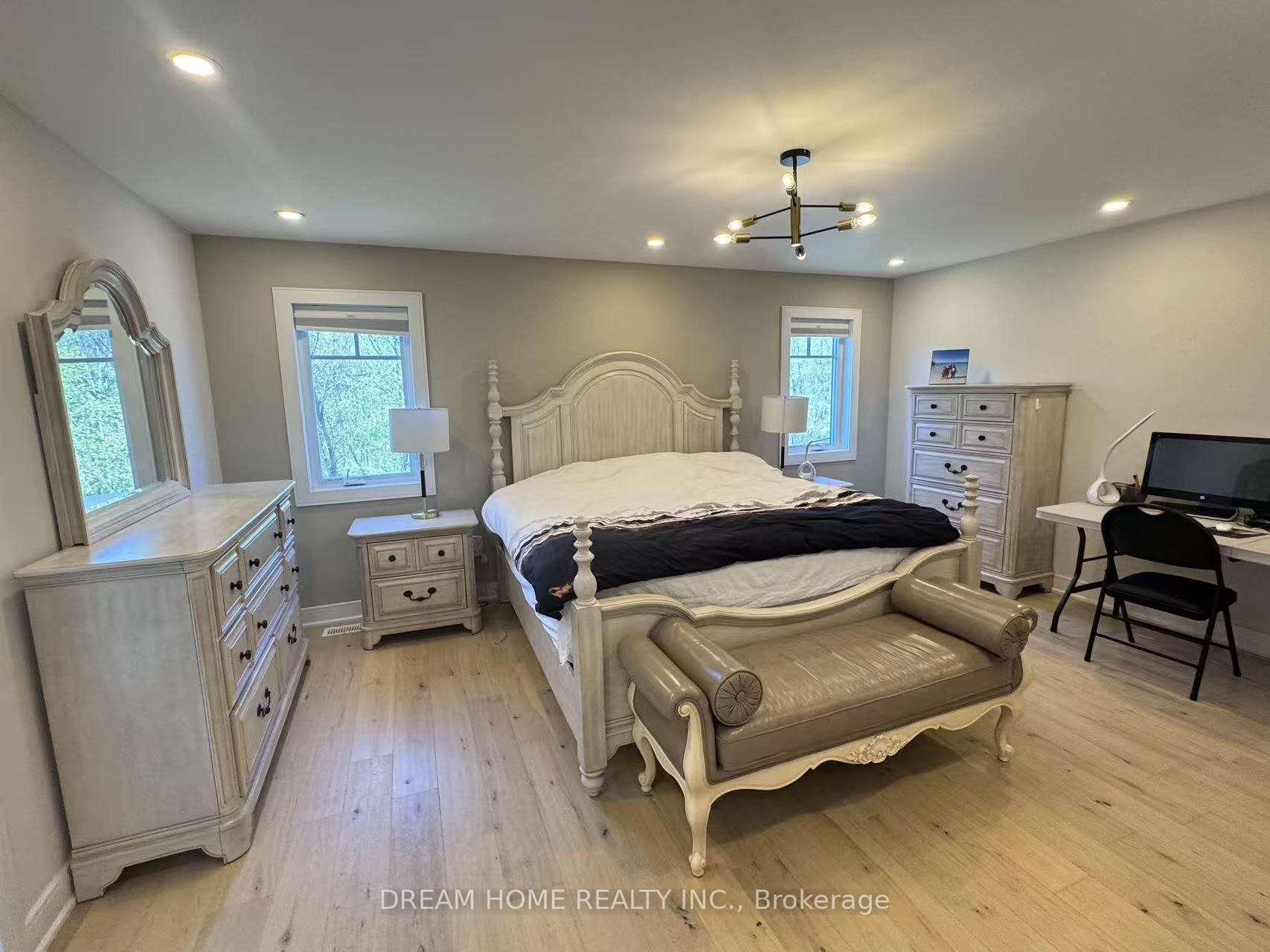 Photo 13 of 112 Plewes Drive, Collingwood — HOMEH