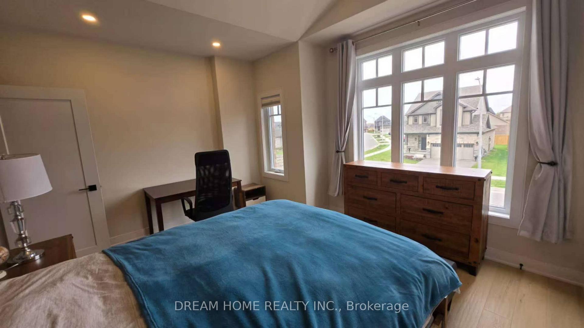 Photo 15 of 112 Plewes Drive, Collingwood — HOMEH