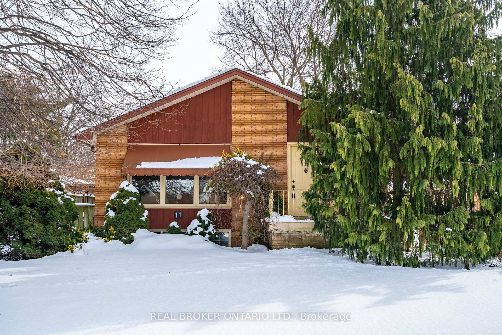 Photo 1 of 11 Leadale Place, Hamilton, Buchanan — HOMEH
