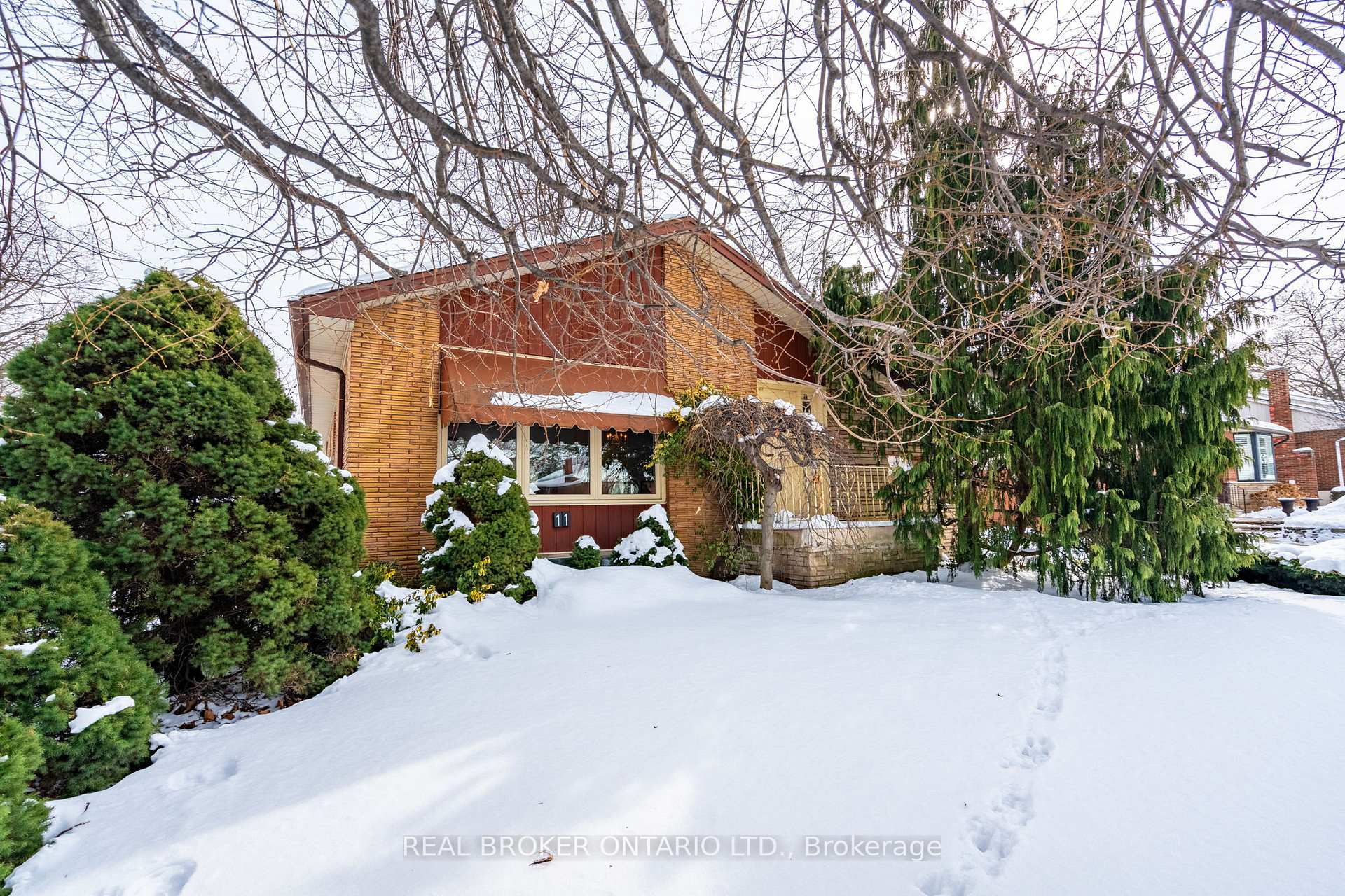 Photo 2 of 11 Leadale Place, Hamilton, Buchanan — HOMEH