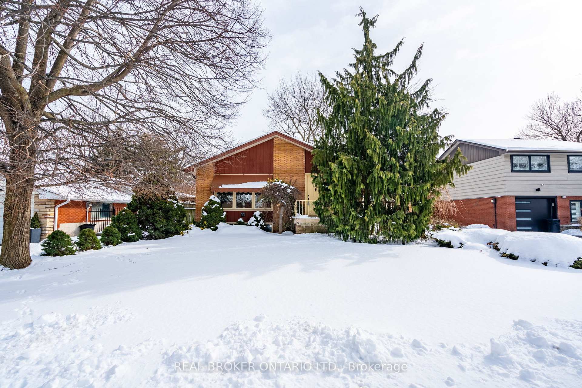 Photo 3 of 11 Leadale Place, Hamilton, Buchanan — HOMEH