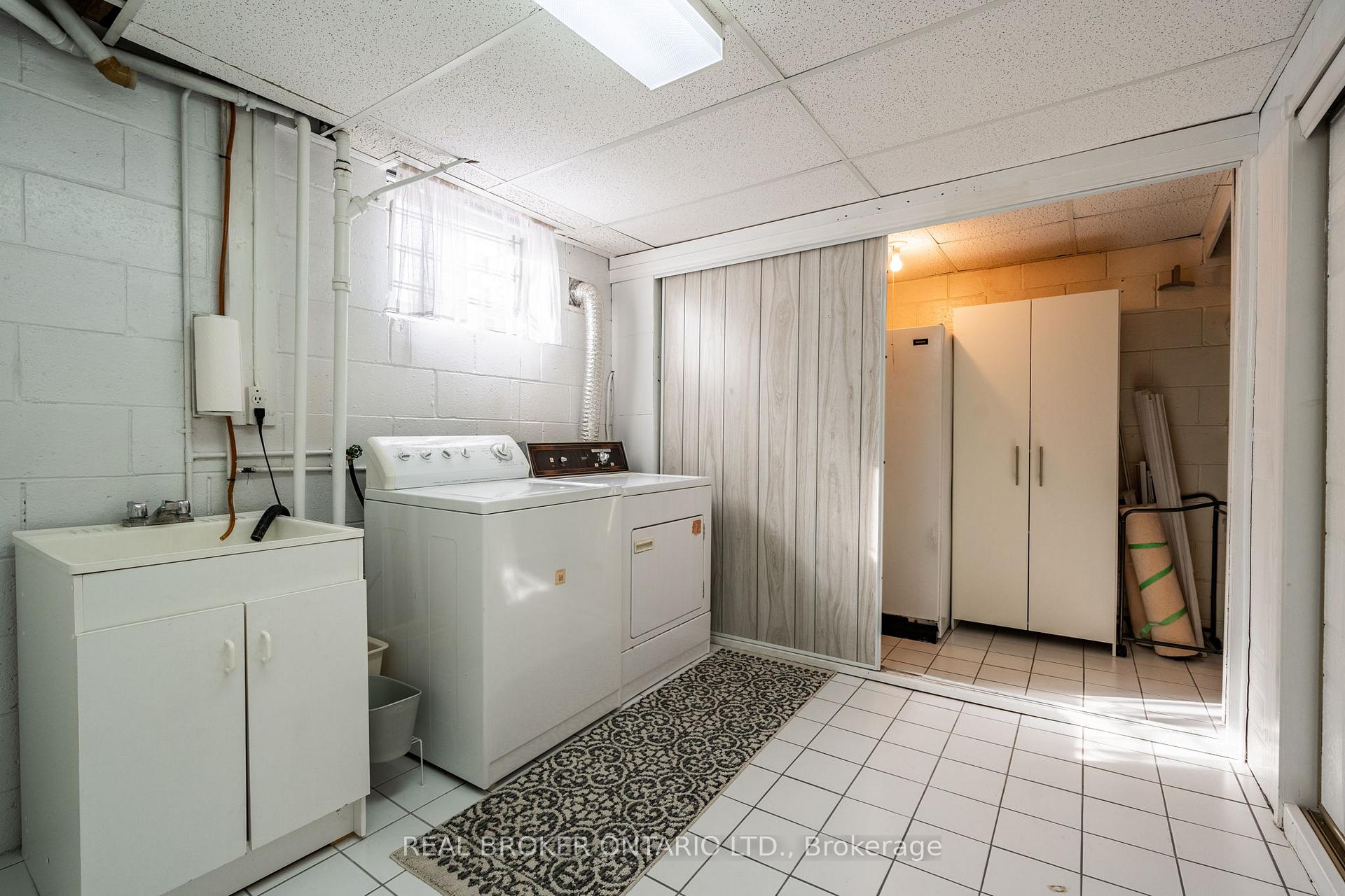Photo 34 of 11 Leadale Place, Hamilton, Buchanan — HOMEH